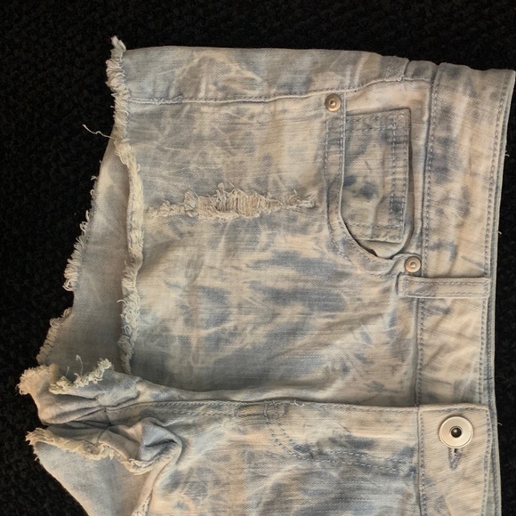 Light Blue Acid Wash Denim Shorts - Picture 5 of 9